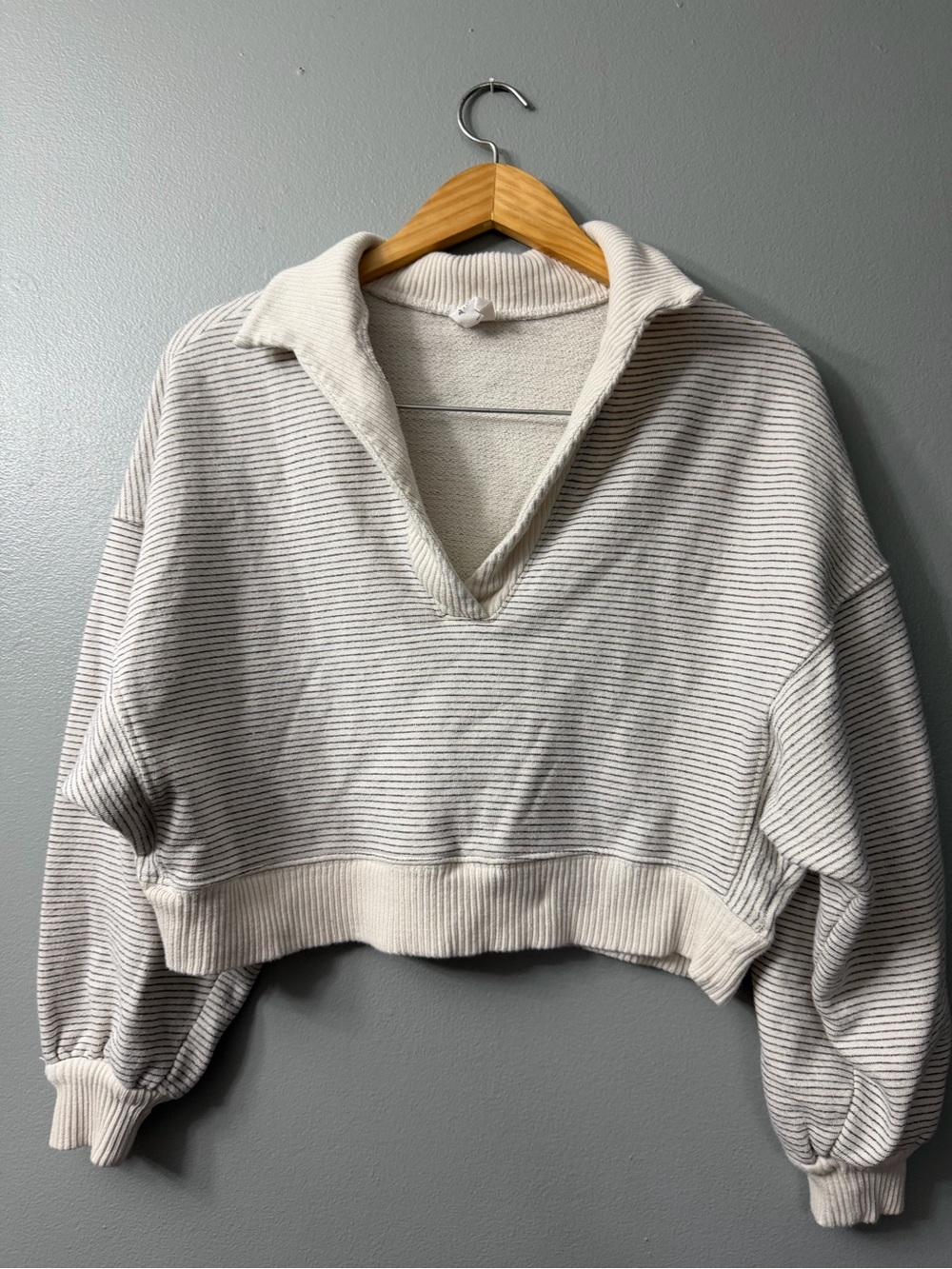 By together Anthropologie Cropped Striped V-Neck Sweater - Cream and Gray small